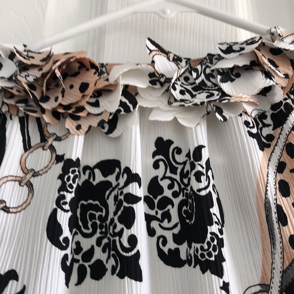 Sioni animal print ruffled collar sleeveless summer blouse - Picture 5 of 12